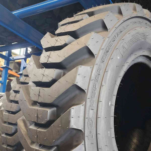 Шина 12-16.5 XD2010 R-4 12 сл 144A2 Tubeless (Galaxy)